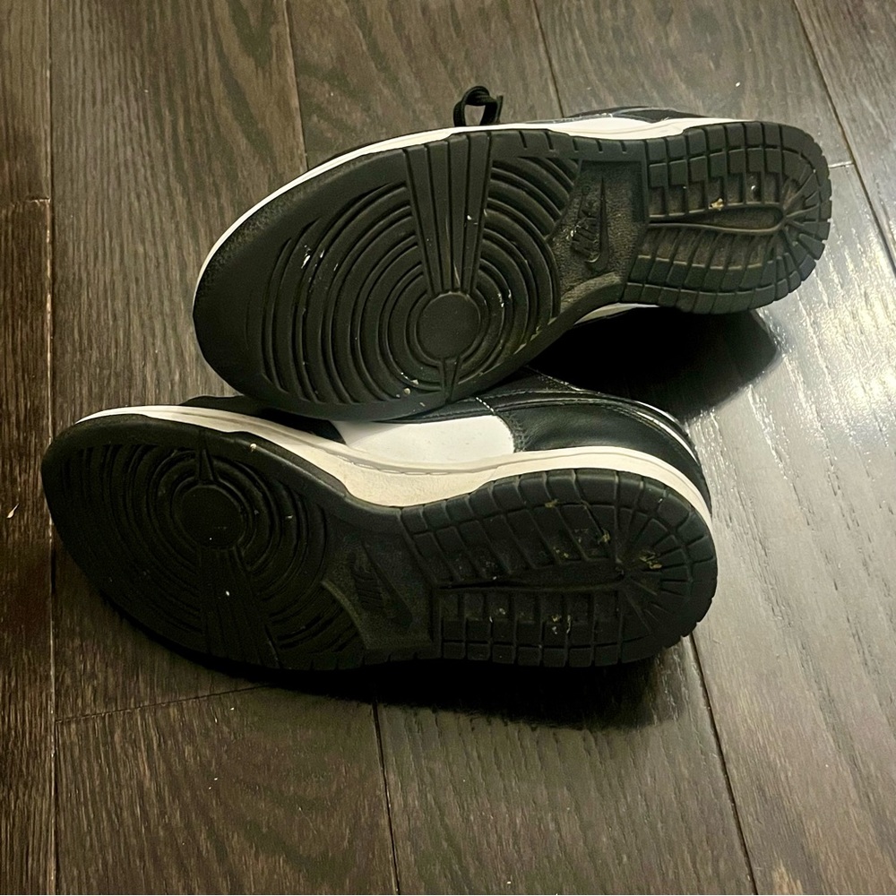 Nike Dunk Low Retro in Black & White (Panda) Classic Low-Top Nike Dunk Sneakers - Picture 14 of 16